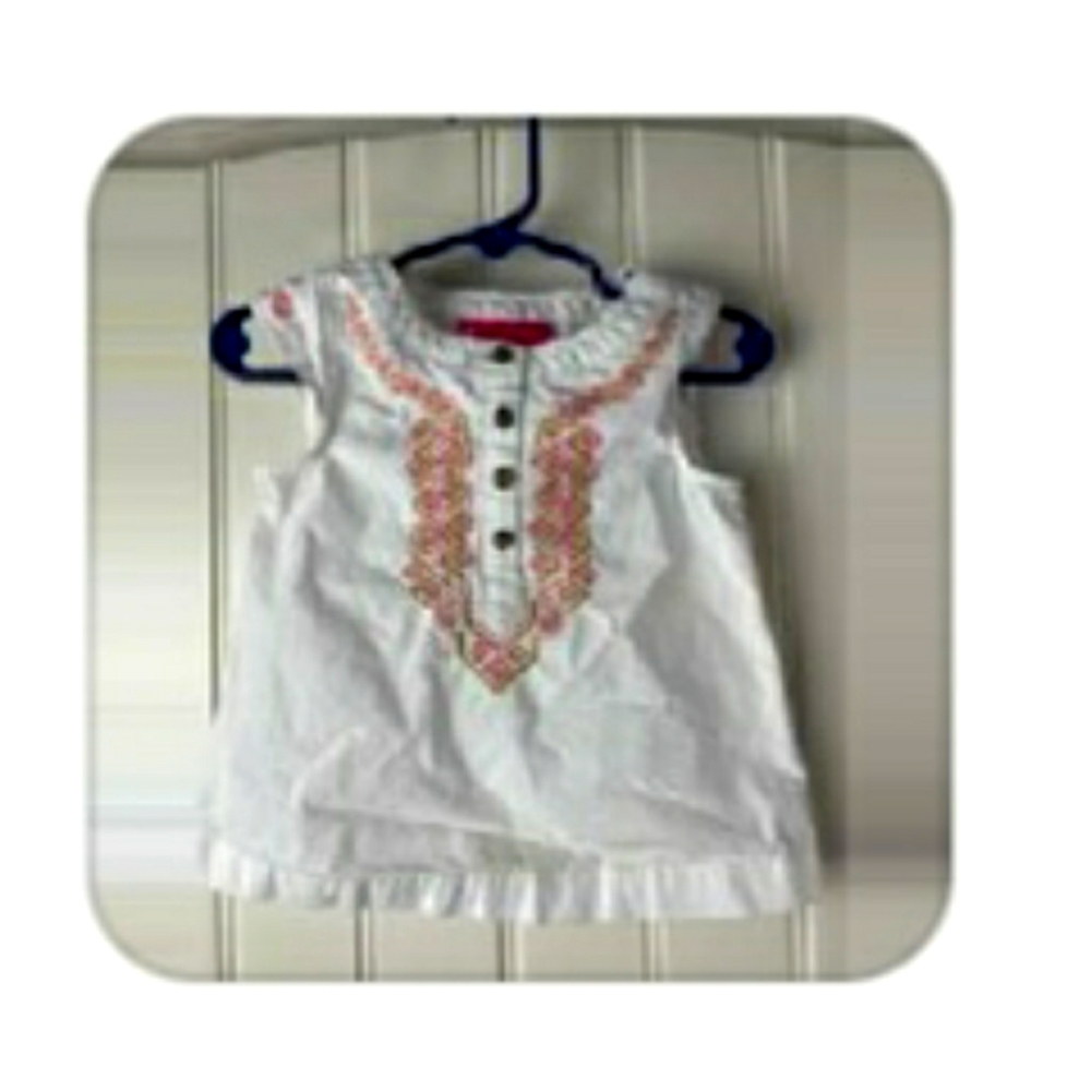 🌻🌻🌻5 For $10🌻🌻🌻Lilly Pulitzer Baby White with Red Trim Top/Dress